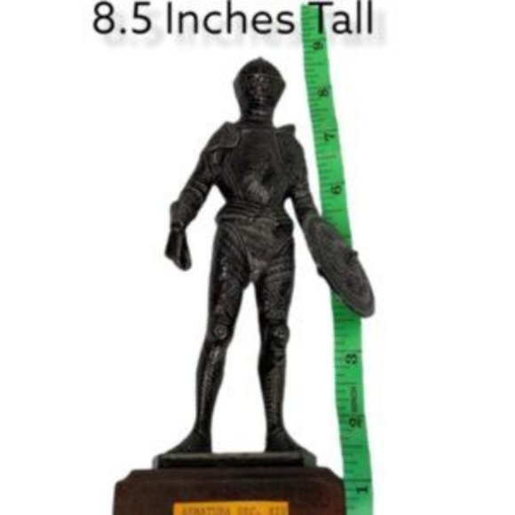 Vintage Knight On Wooden Base Depose Italy Armatura Sec. XIV Figurine 8.5 Inches - Picture 4 of 5